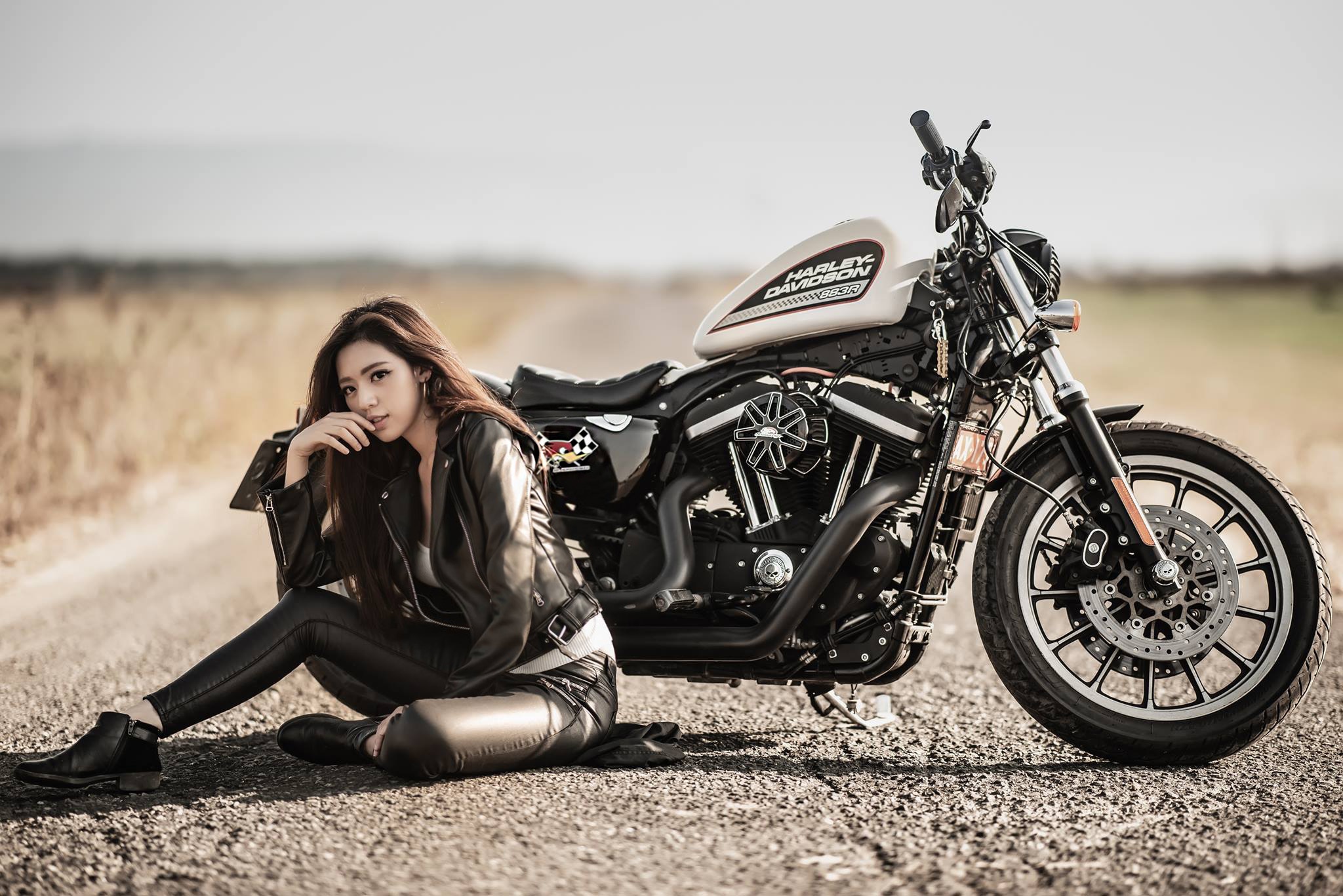 Women Girls Motorcycles HD Wallpaper