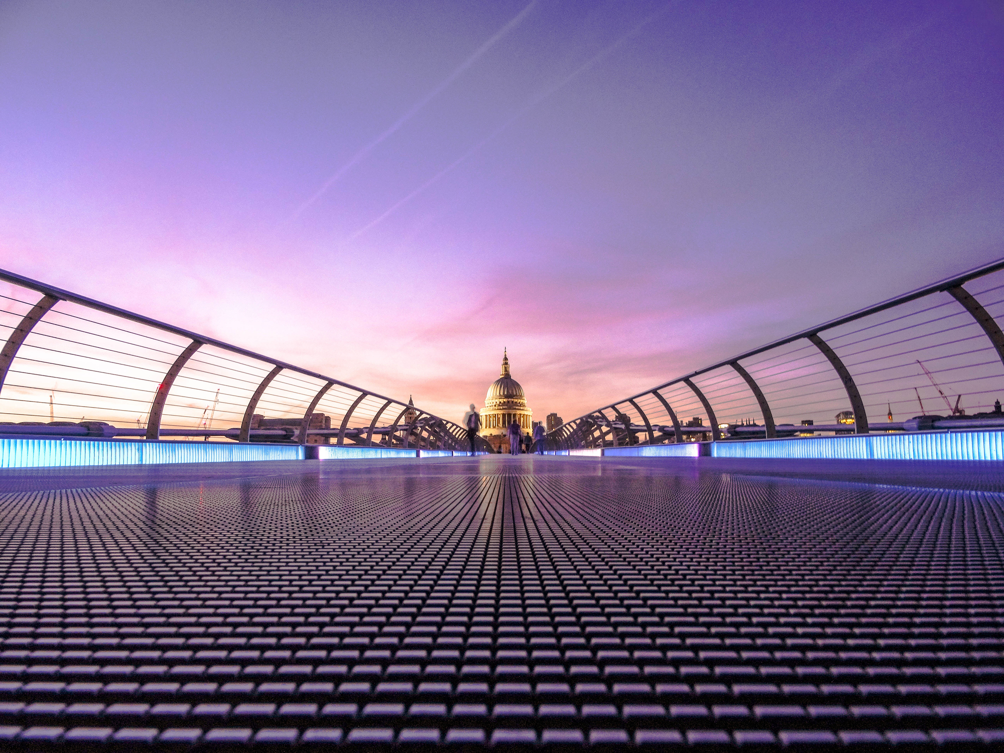 Man Made Millennium Bridge HD Wallpaper | Background Image