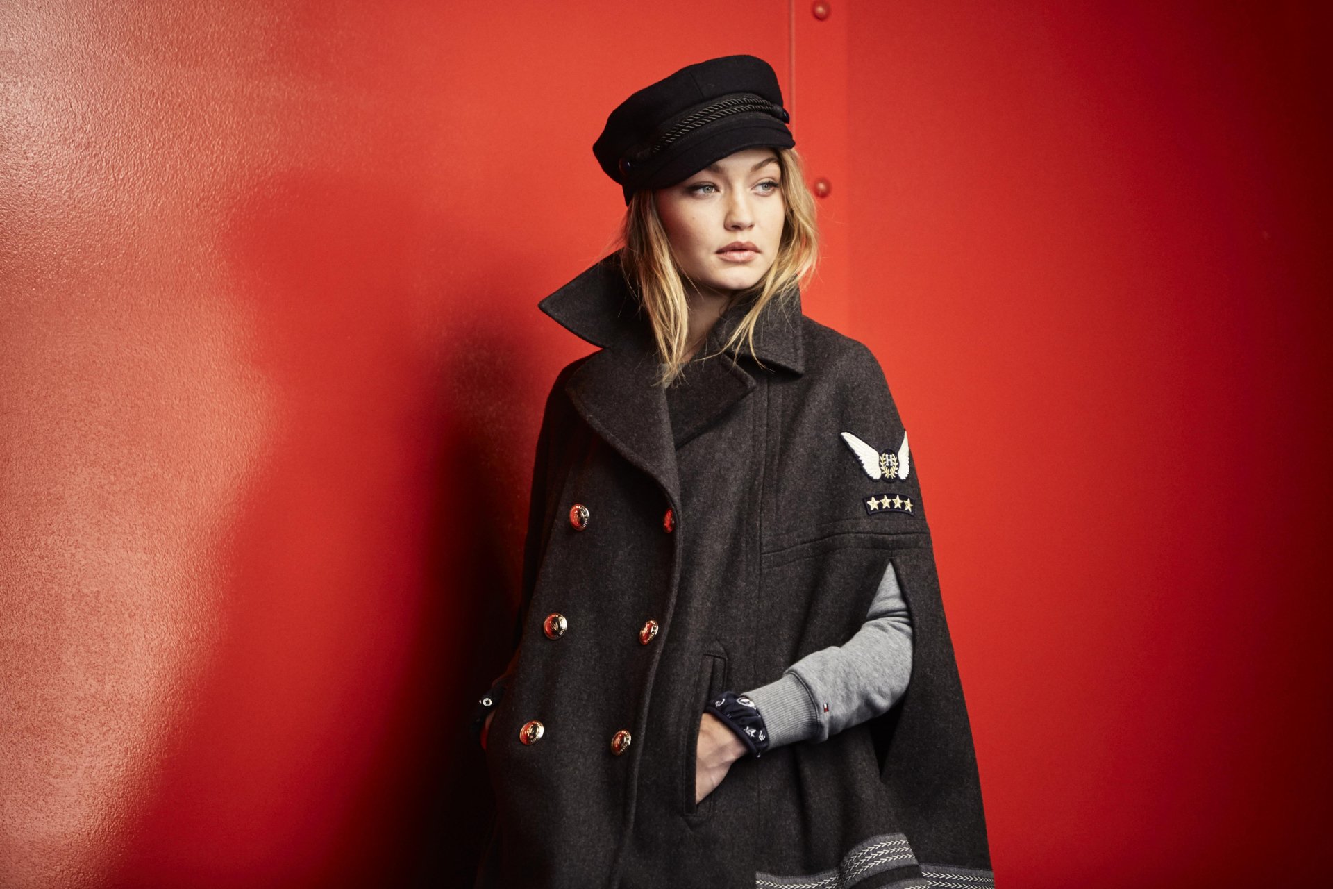 Download Hat Coat Blonde American Model Celebrity Gigi Hadid 4k Ultra HD Wallpaper