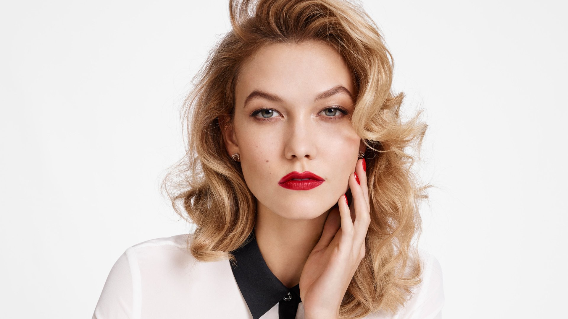 Download Lipstick Face Blue Eyes Blonde Model Actress Celebrity Karlie Kloss 4k Ultra HD Wallpaper