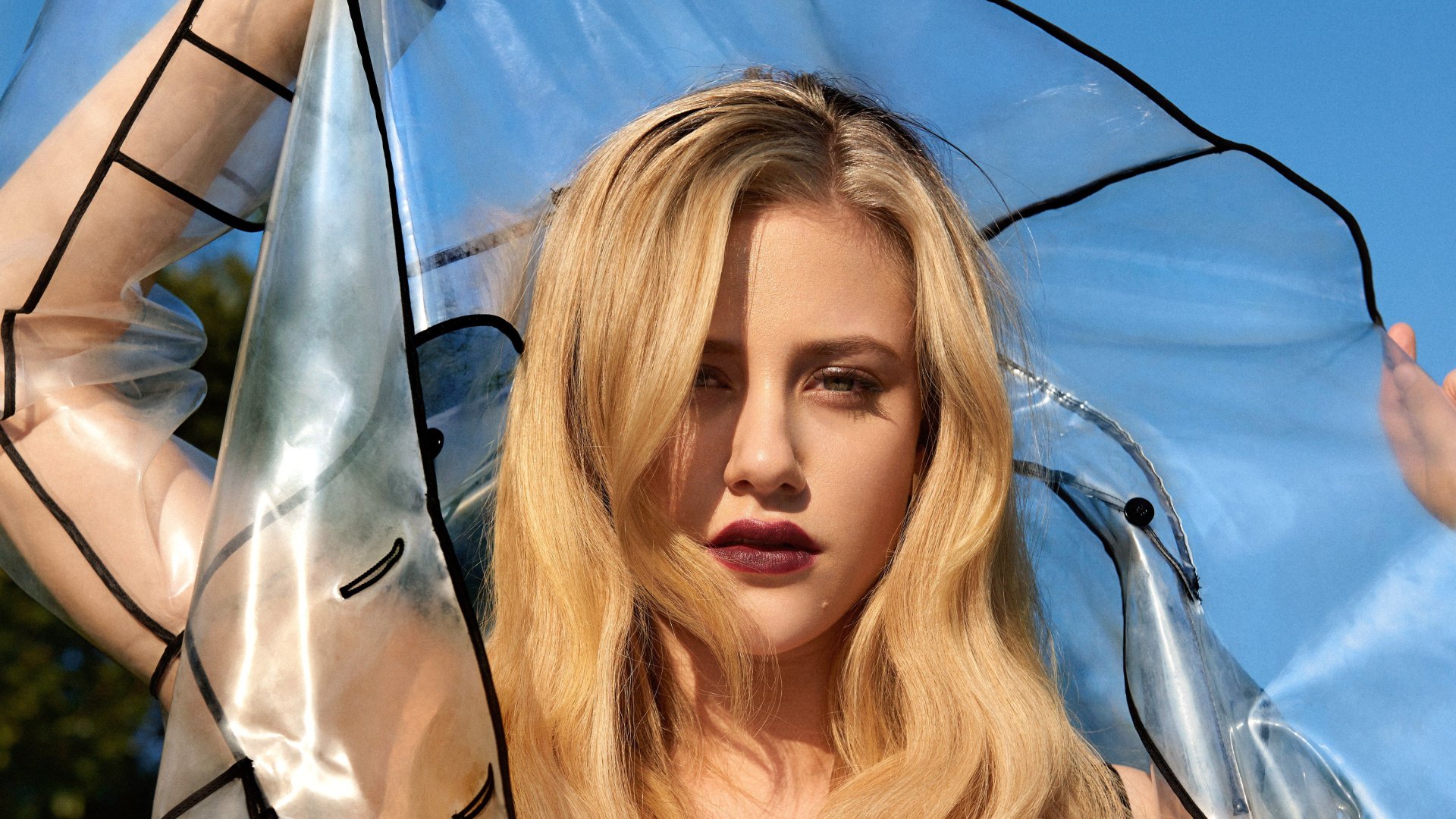 Download Blonde Celebrity Lili Reinhart 4k Ultra HD Wallpaper