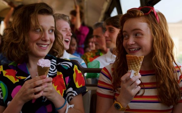 TV Show Stranger Things Eleven Max Mayfield Sadie Sink Millie Bobby Brown Ice Cream Stranger Things - Season 3 HD Wallpaper | Background Image