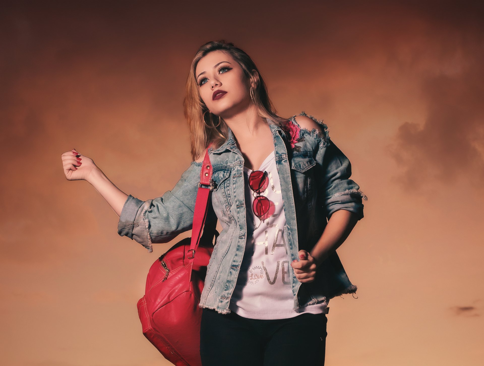 Download Hitchhiking Blonde Blue Eyes Earrings Lipstick Woman Model HD Wallpaper by @lelesfoto