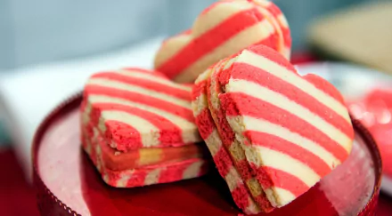 heart-shaped food biscuit HD Desktop Wallpaper | Background Image