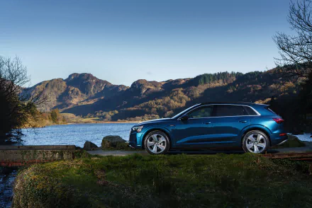 SUV car Audi vehicle Audi Q7 HD Desktop Wallpaper | Background Image