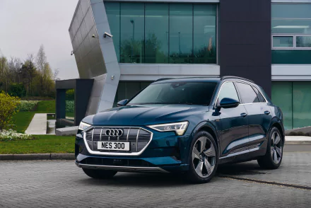 SUV car Audi vehicle Audi Q7 HD Desktop Wallpaper | Background Image