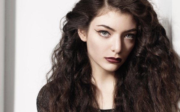 Music Lorde Singer New Zealand Black Hair Lipstick Blue Eyes Face Close-Up HD Wallpaper | Background Image