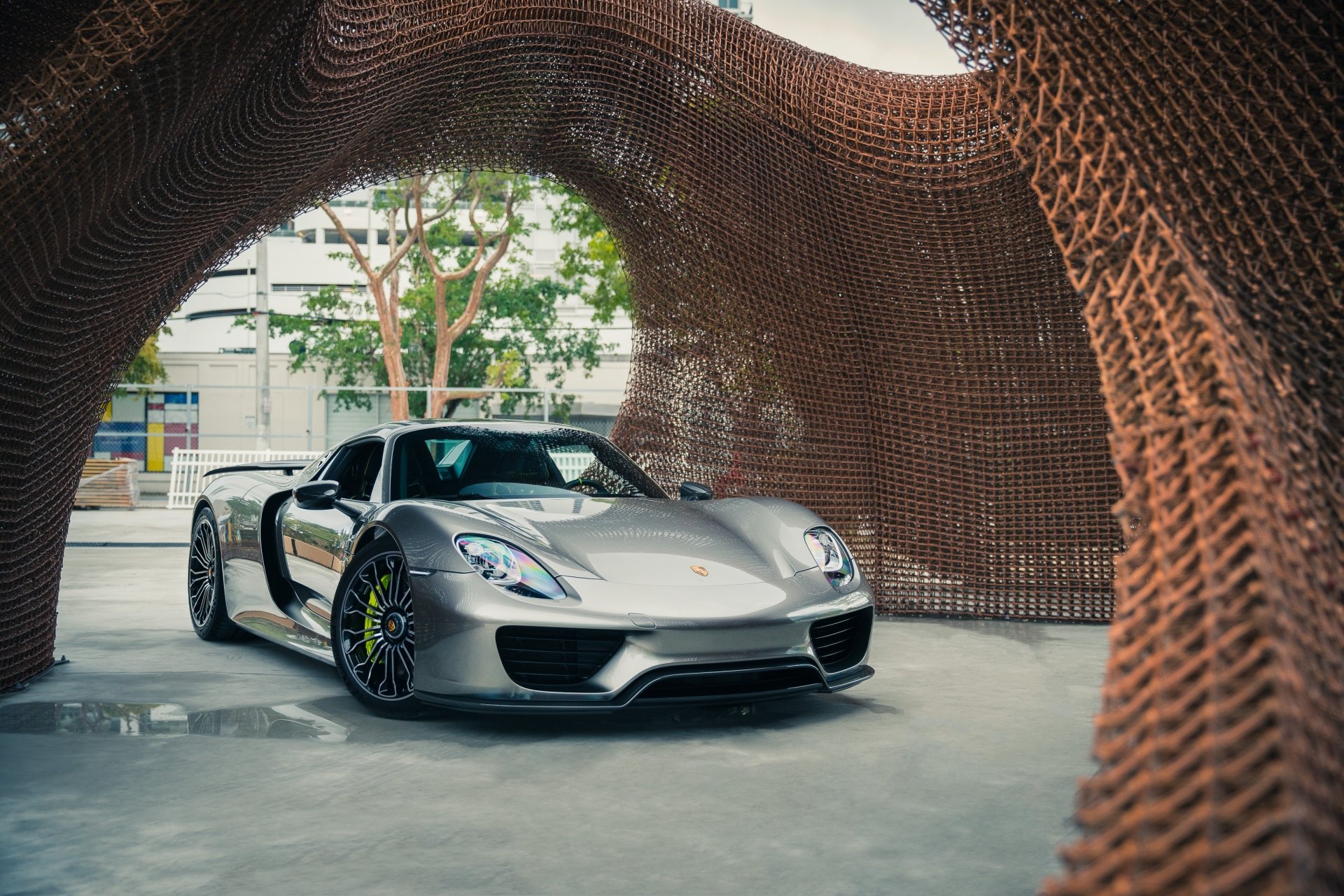 Stunning Silver Porsche 918 Spyder HD Wallpaper | 3070x2048 | Wallpaper ...