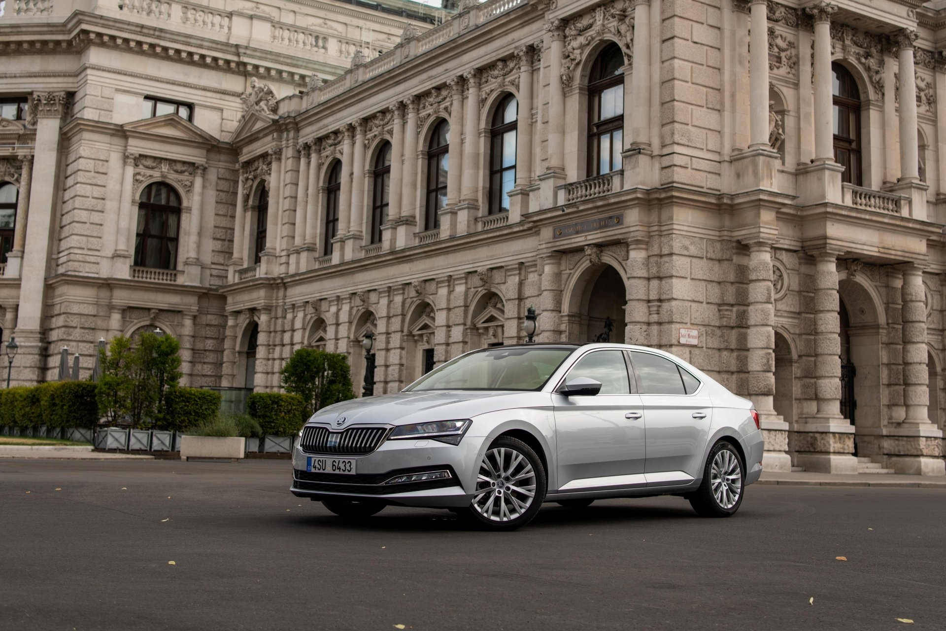 Download Silver Car Compact Car Car Skoda Vehicle Skoda Superb 4k Ultra HD Wallpaper