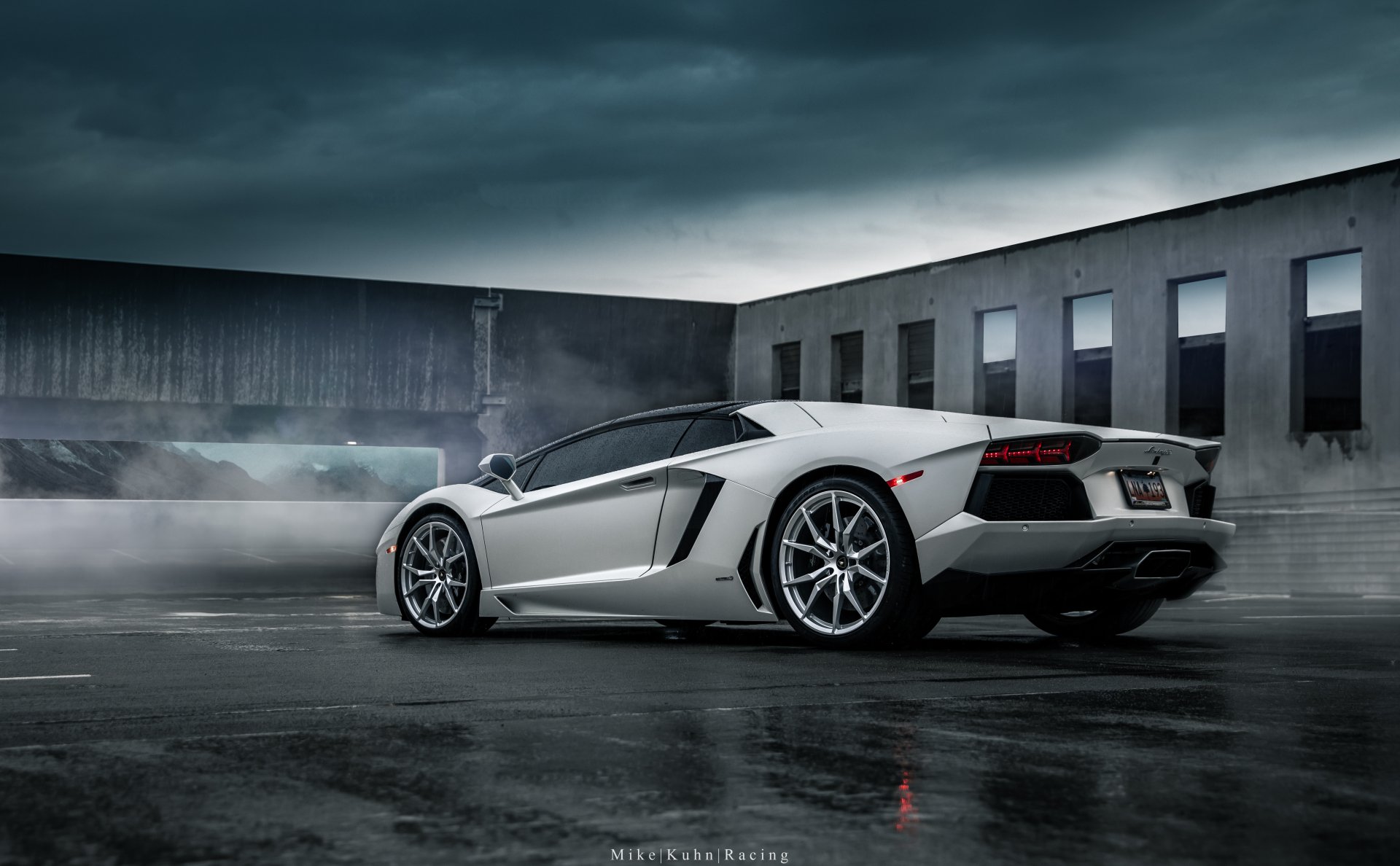 Download Vehicle Lamborghini Aventador 4k Ultra HD Wallpaper