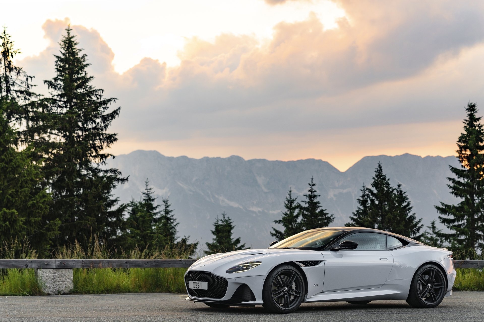 Download Supercar White Car Car Aston Martin Vehicle Aston Martin DBS Superleggera 4k Ultra HD Wallpaper