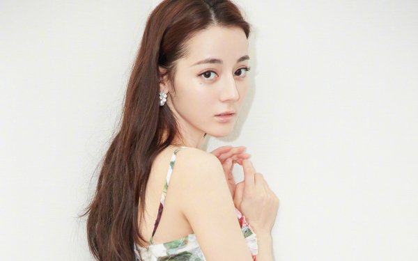 Celebrity Dilraba Dilmurat Actress Chinese Brunette Long Hair Brown Eyes HD Wallpaper | Background Image