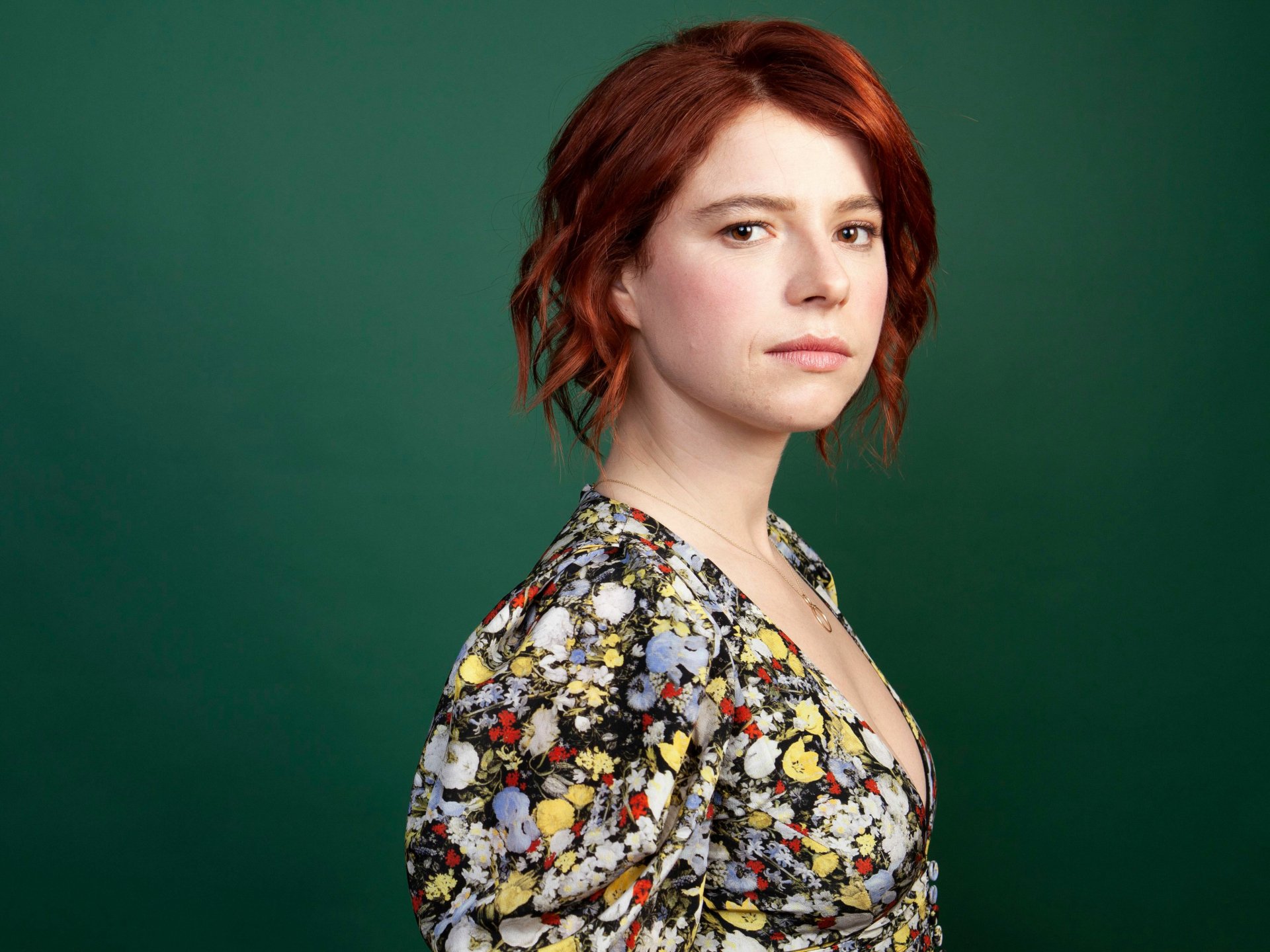 Jessie Buckley HD Wallpapers and Backgrounds.