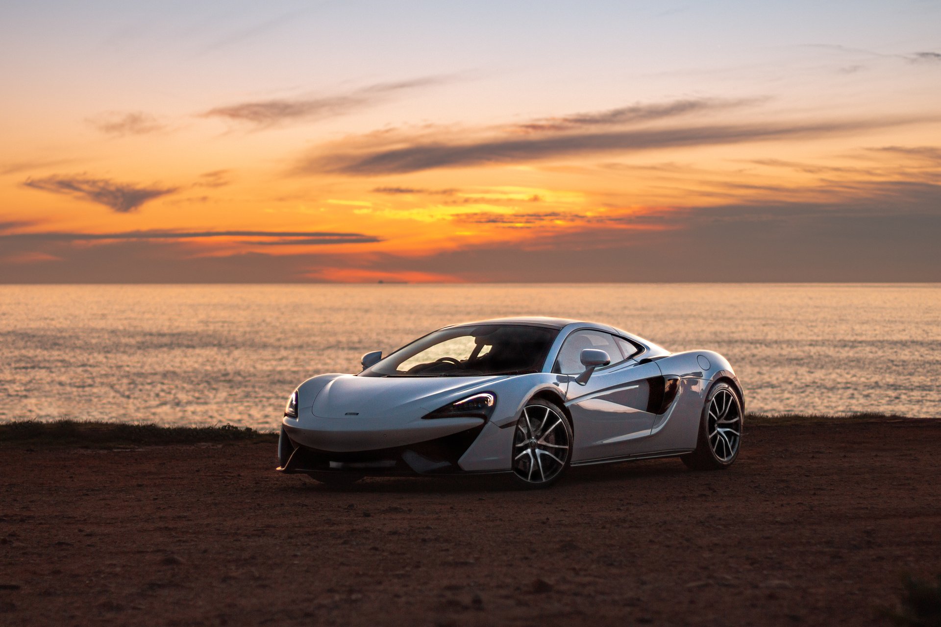Download Vehicle McLaren 570GT 4k Ultra HD Wallpaper