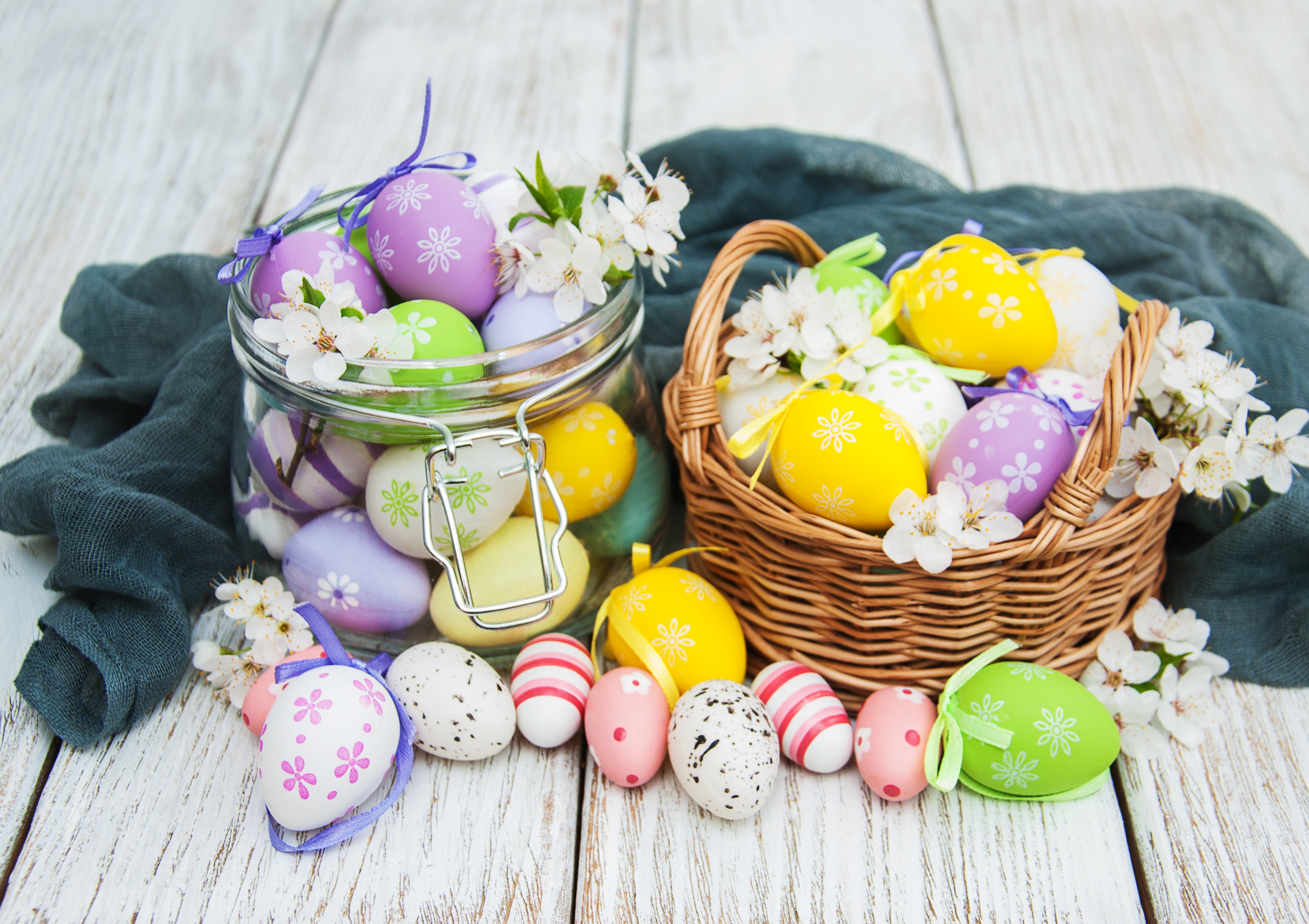 Download Basket Easter Egg Flower Holiday Easter HD Wallpaper