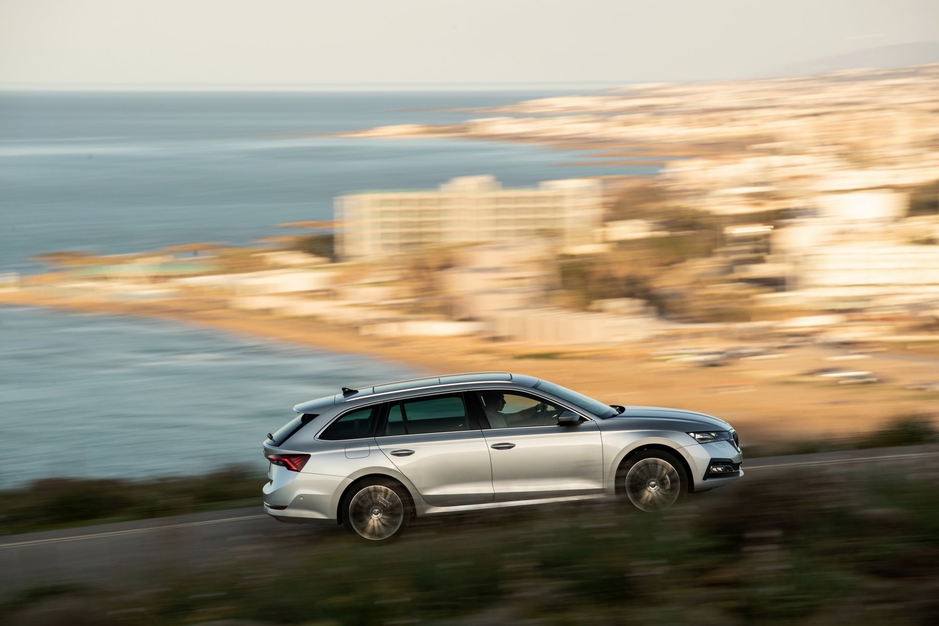 Download Silver Car Car Skoda Vehicle Skoda Octavia Combi 4k Ultra HD Wallpaper