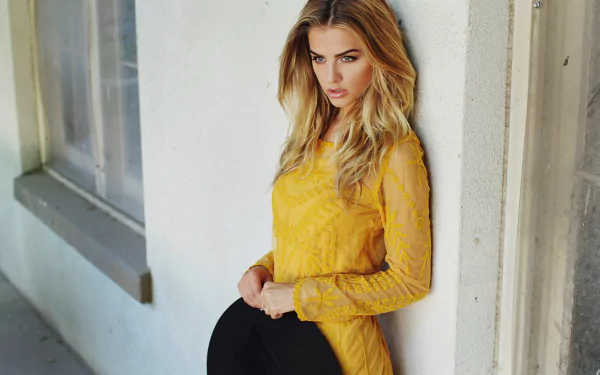 gaze wall woman model HD Desktop Wallpaper | Background Image