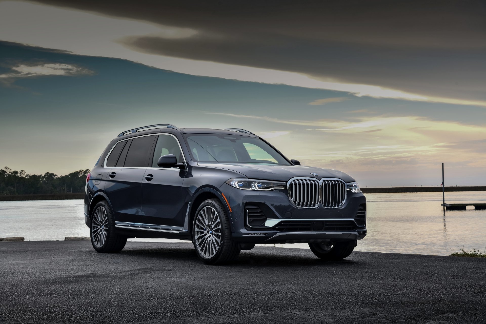 Bmw x7 wallpaper