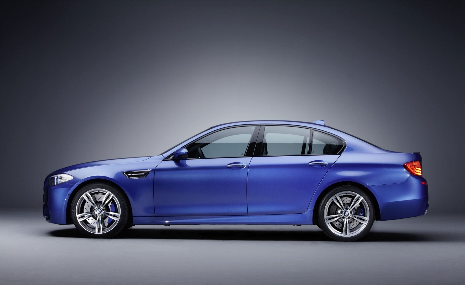 Download Car BMW Vehicle BMW M5 HD Wallpaper