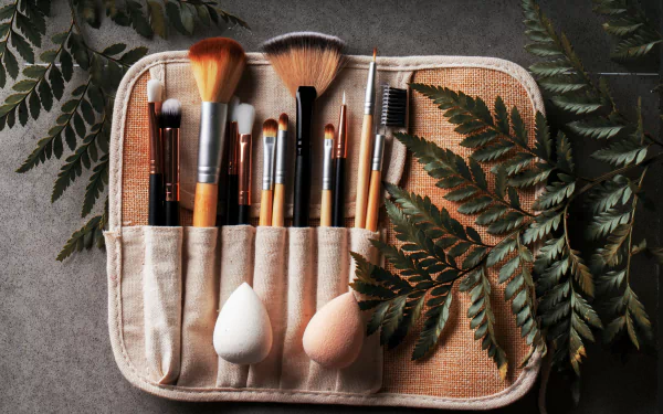  Makeup Brush Set by Nicole De Khors