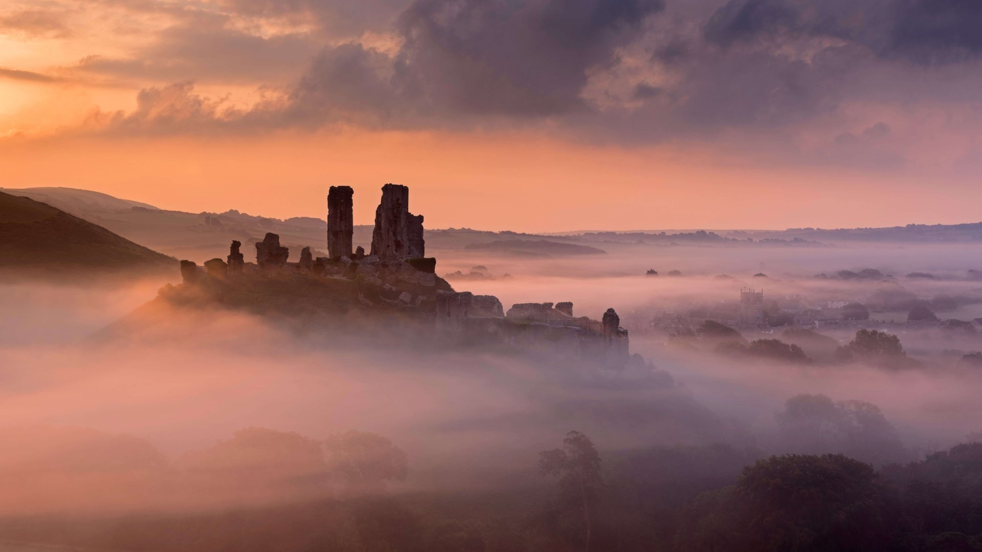 Download Fog Dorset Ruin England Man Made Corfe Castle 4k Ultra HD Wallpaper