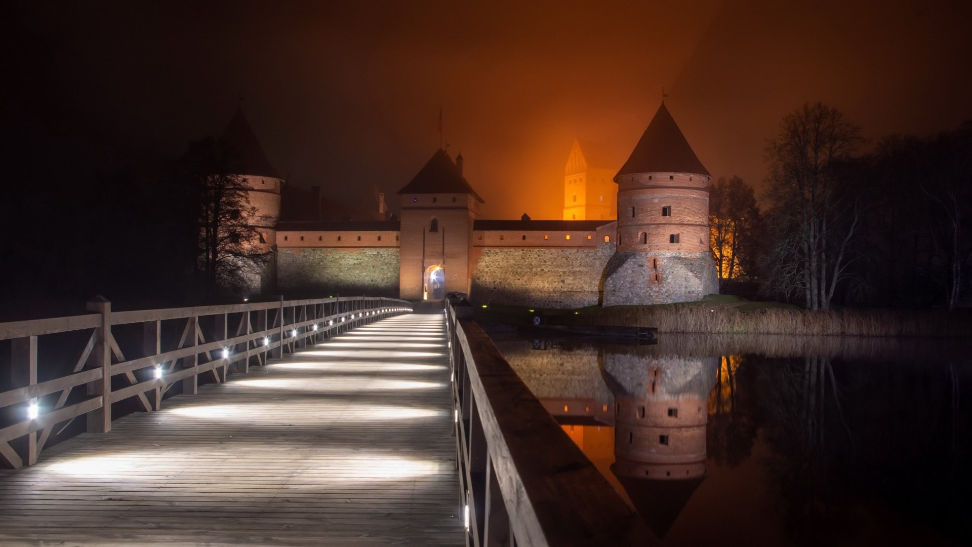 Download Reflection Night Castle Lithuania Trakai Man Made Trakai Island Castle 4k Ultra HD Wallpaper