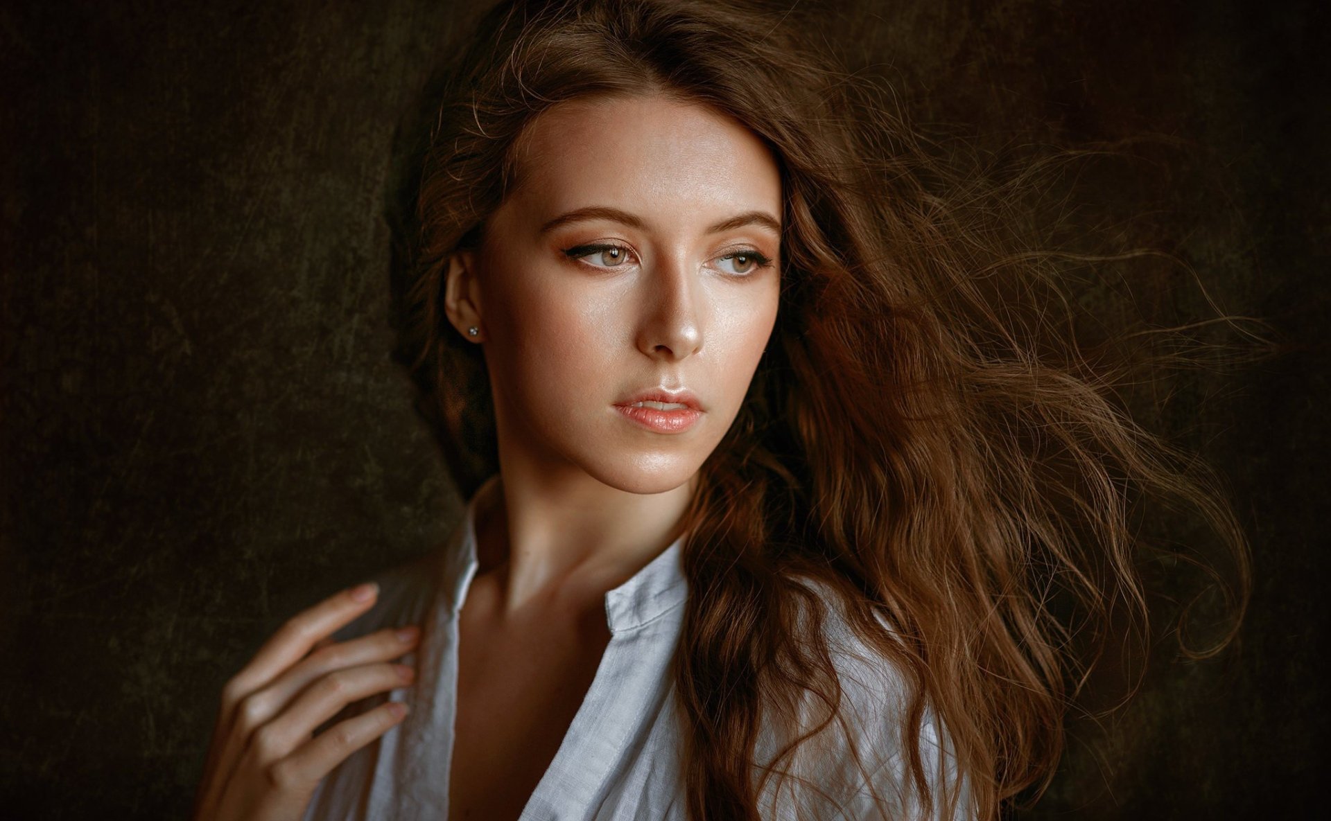 Download Long Hair Redhead Woman Model HD Wallpaper
