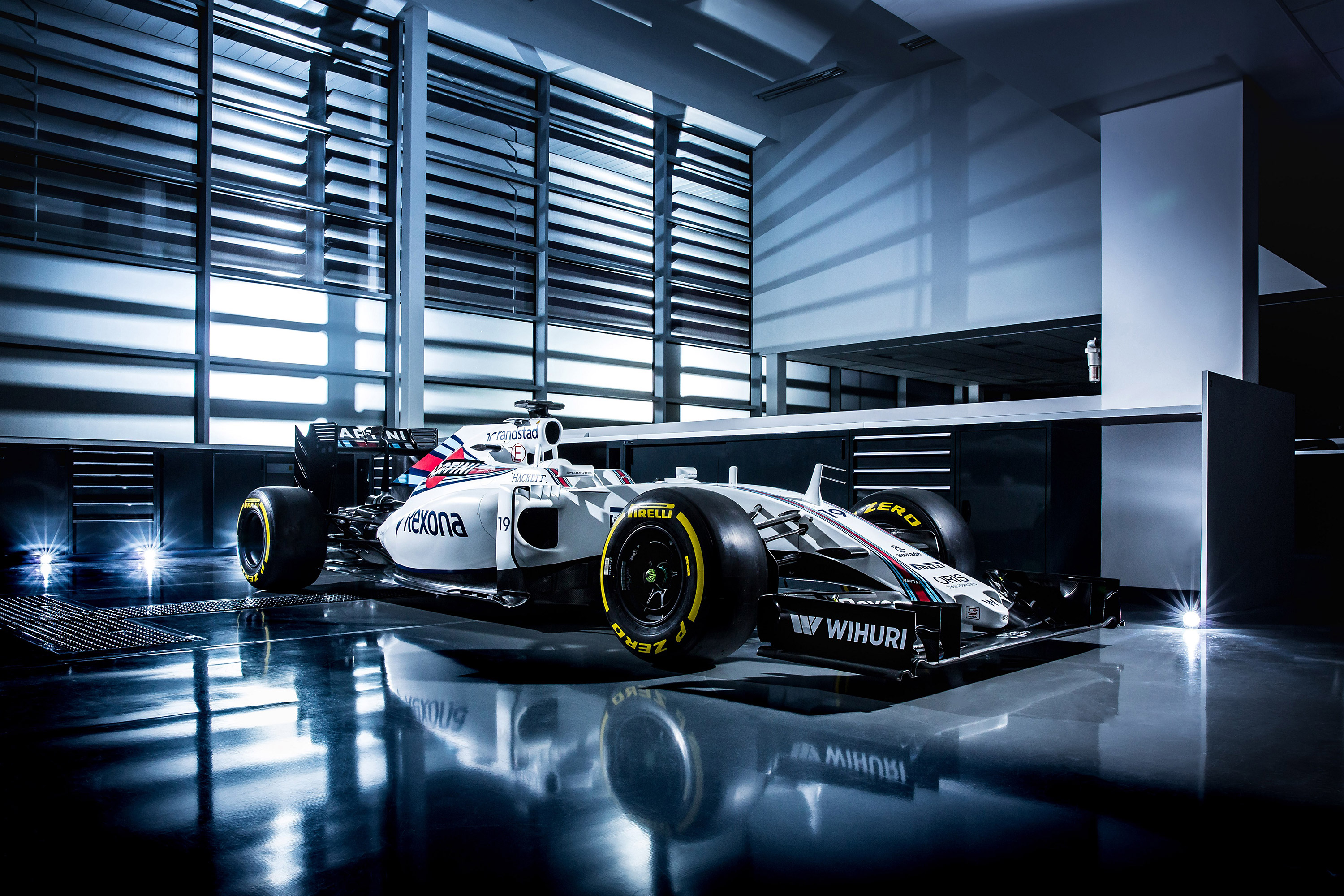 Vehicles Williams FW38 HD Wallpaper | Background Image