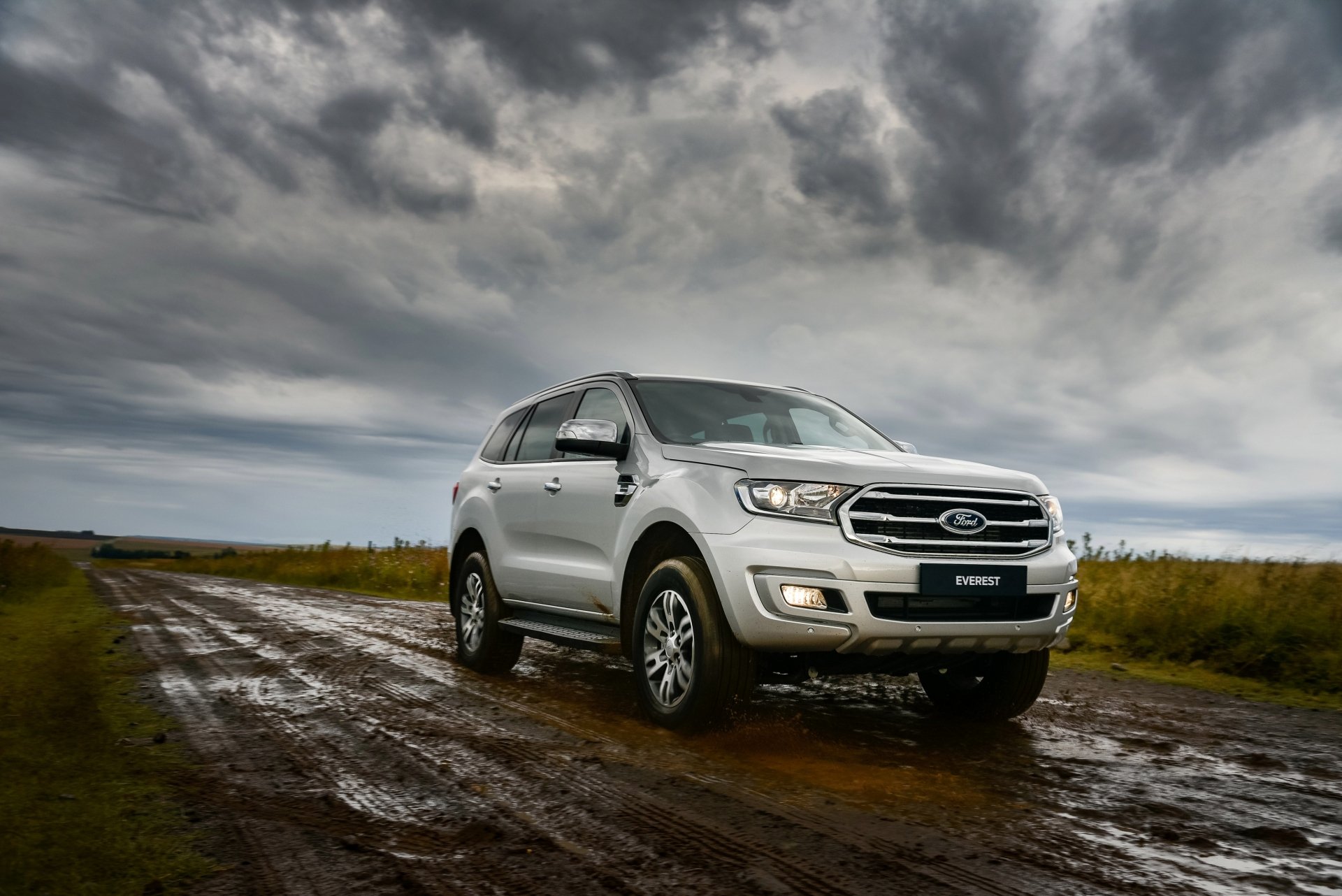 Download Silver Car SUV Car Ford Vehicle Ford Everest 4k Ultra HD Wallpaper