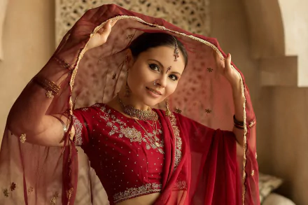 saree brunette woman model HD Desktop Wallpaper | Background Image
