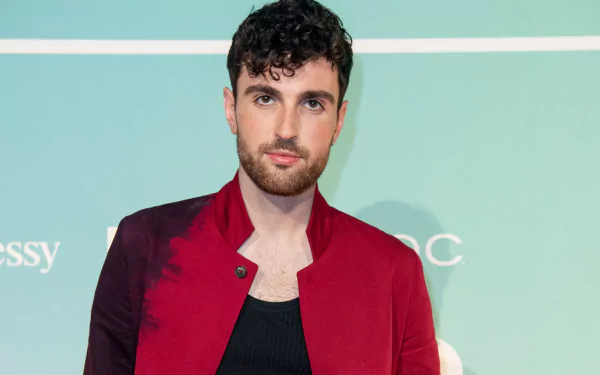 singer Dutch music Duncan Laurence HD Desktop Wallpaper | Background Image