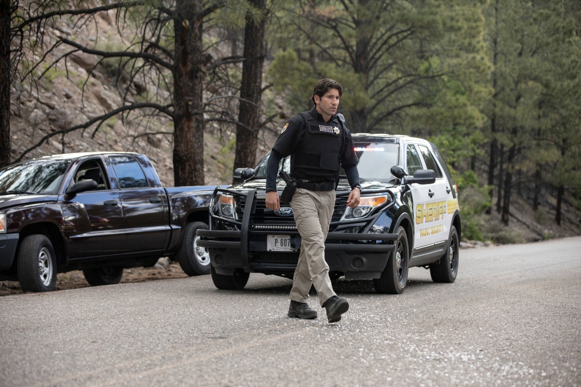 Download Ethan Sawyer Jon Bernthal Movie Those Who Wish Me Dead HD Wallpaper