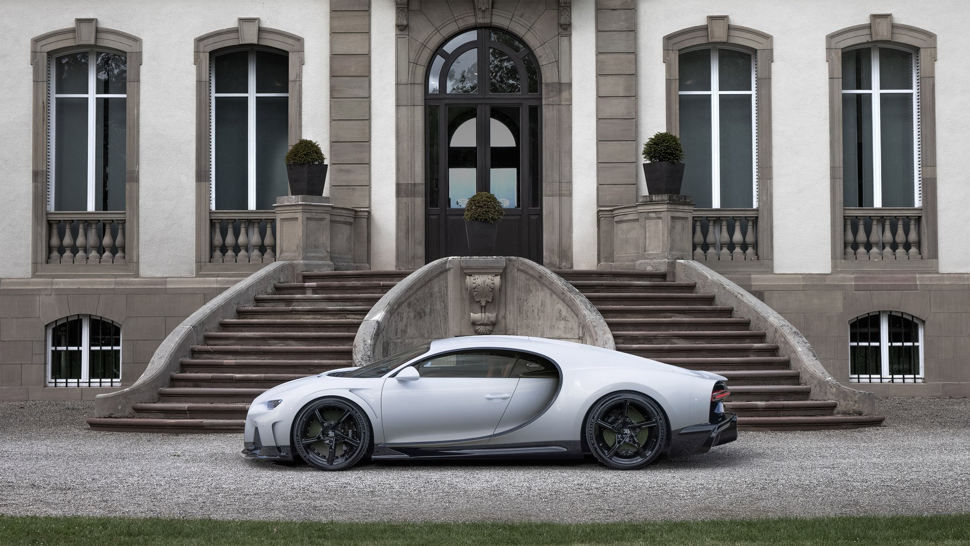 Download Silver Car Car Supercar Bugatti Bugatti Chiron Vehicle Bugatti Chiron Super Sport 4k Ultra HD Wallpaper