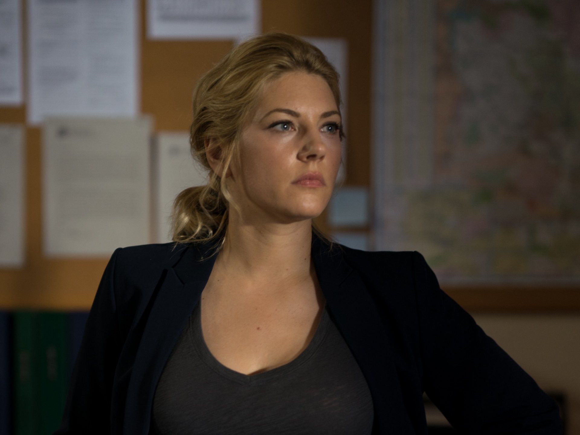 Download Katheryn Winnick Movie The Marksman HD Wallpaper