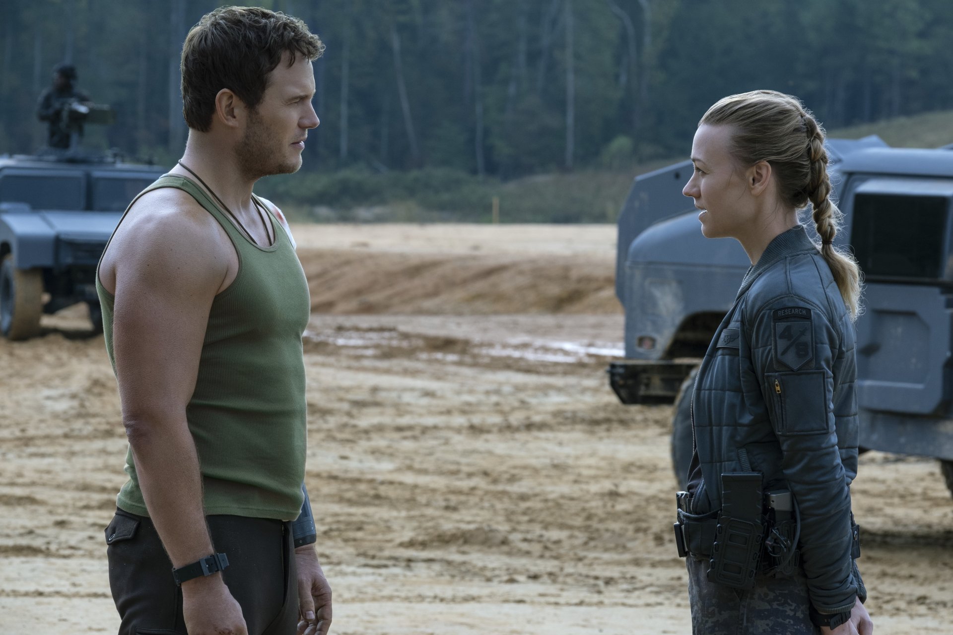 Download Yvonne Strahovski Chris Pratt Movie The Tomorrow War 4k Ultra HD Wallpaper