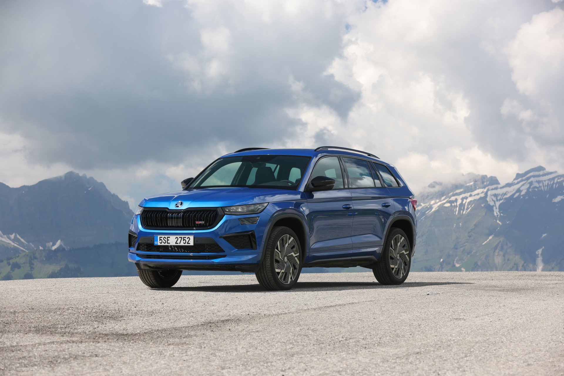 Download SUV Skoda Kodiaq RS Vehicle Skoda Kodiaq 4k Ultra HD Wallpaper