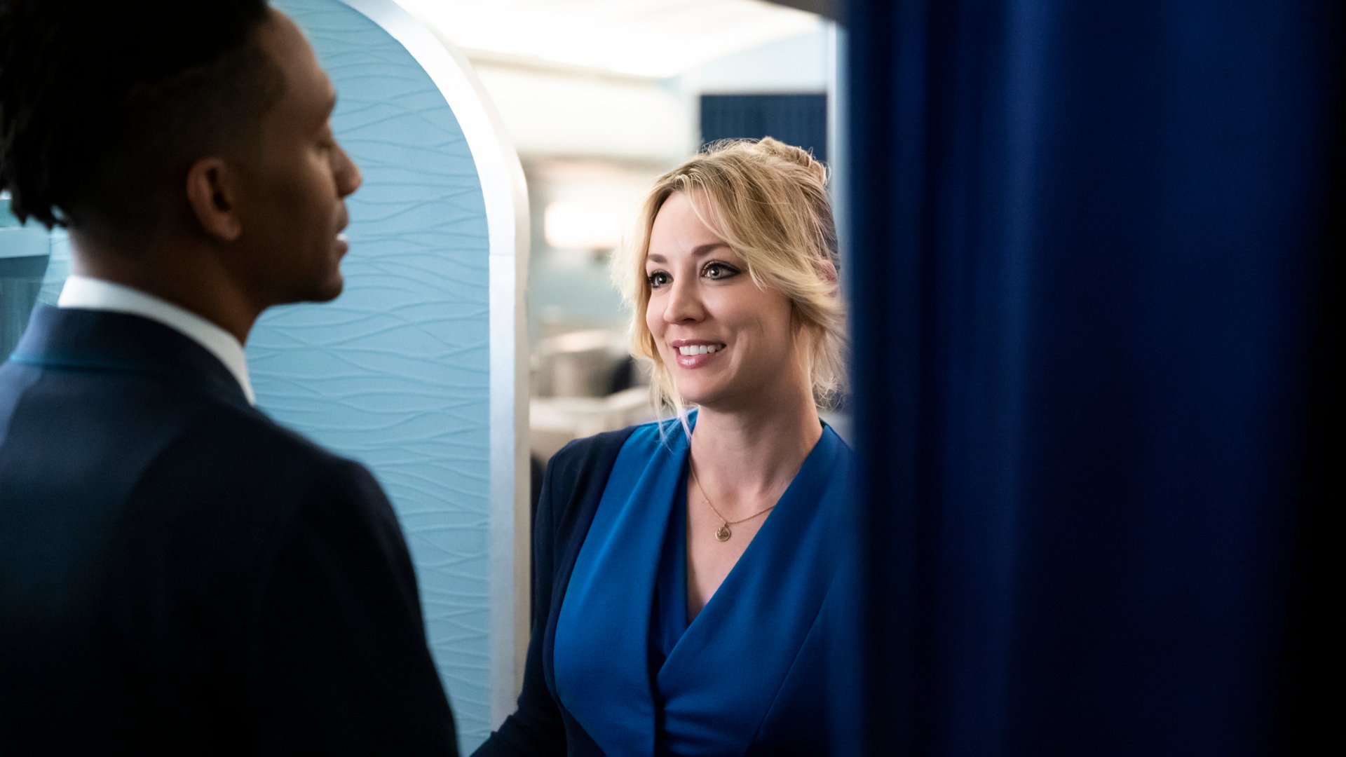 Download Kaley Cuoco TV Show The Flight Attendant HD Wallpaper
