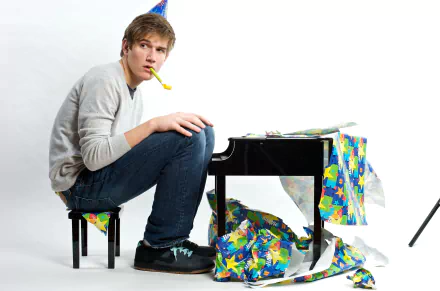 Celebrity Bo Burnham HD Desktop Wallpaper | Background Image