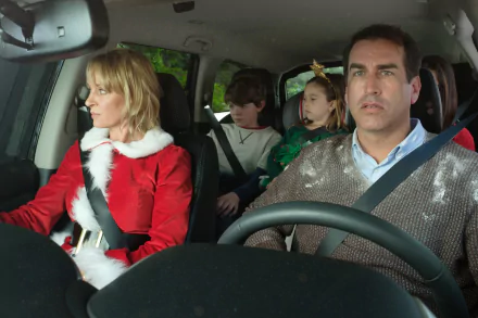 Rob Riggle Uma Thurman Oakes Fegley movie The War with Grandpa HD Desktop Wallpaper | Background Image