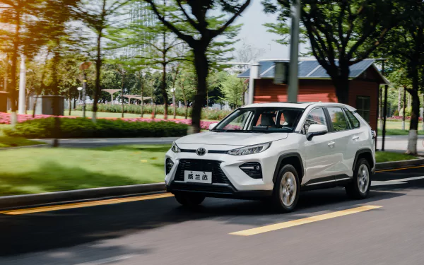 SUV vehicle Toyota Wildlander HD Desktop Wallpaper | Background Image