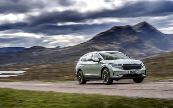 electric car SUV vehicle Skoda Enyaq iV 80 HD Desktop Wallpaper | Background Image