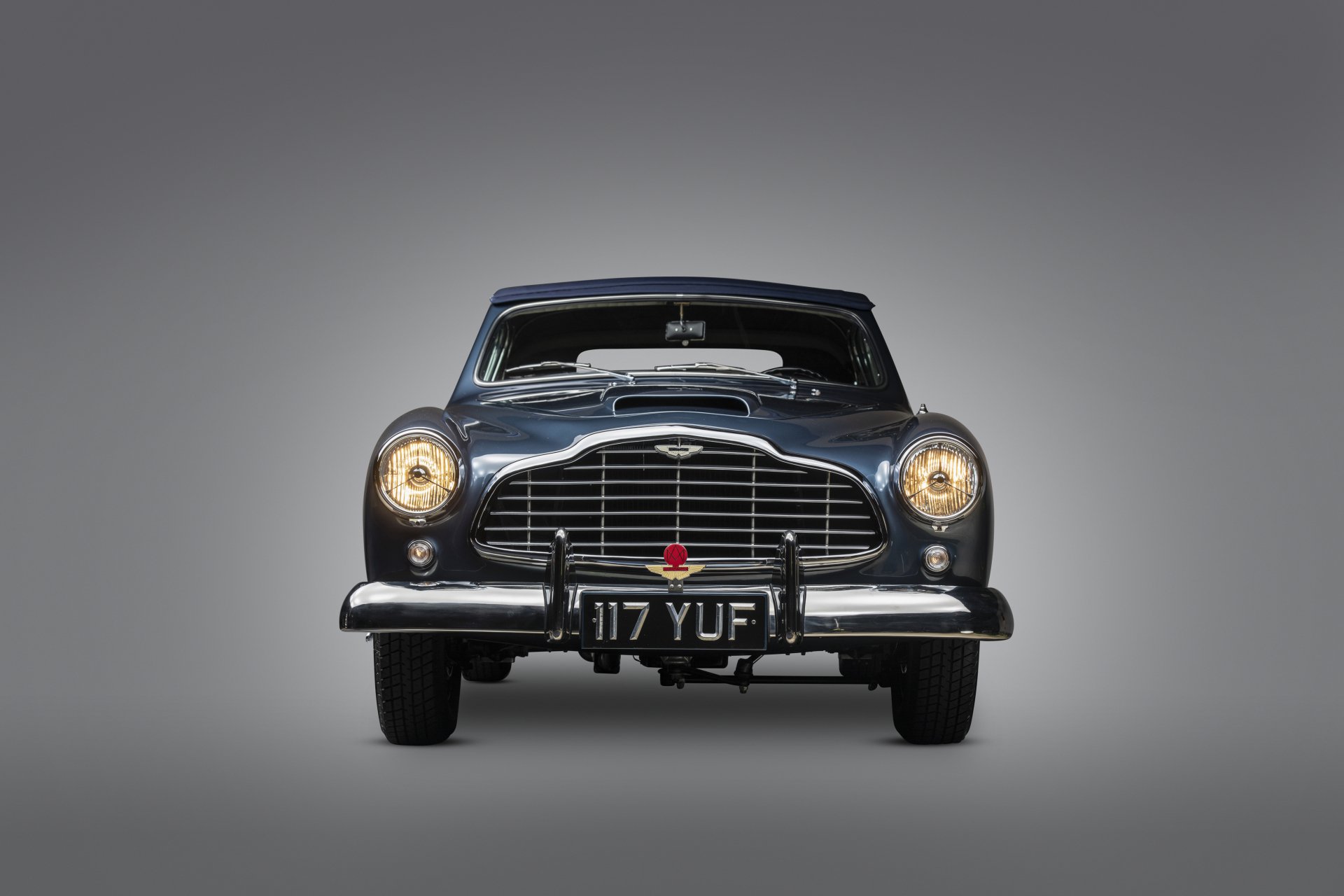 Download Vehicle Aston Martin DB2 4k Ultra HD Wallpaper