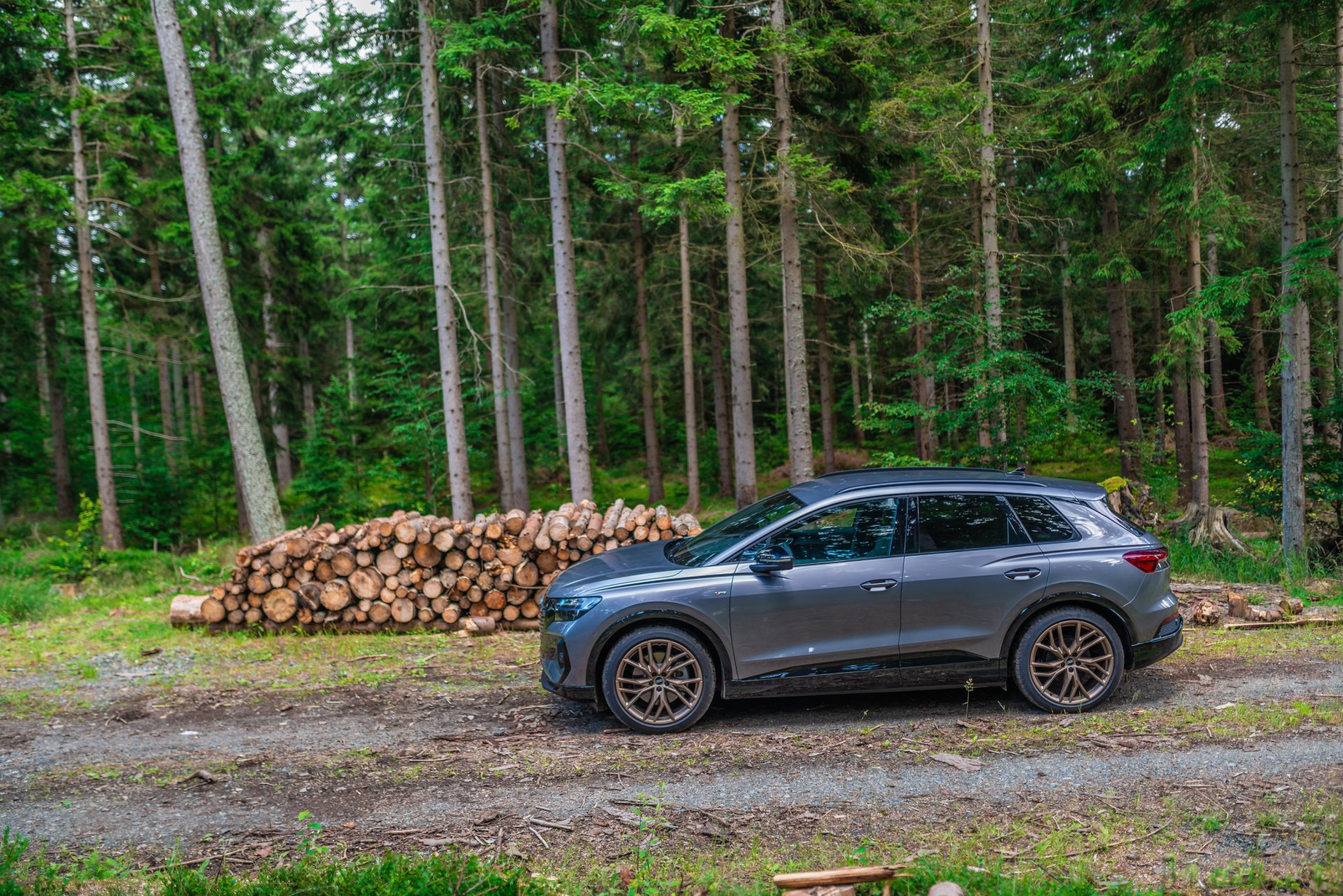 Download Electric Car SUV Audi Q4 Vehicle Audi Q4 E-tron HD Wallpaper