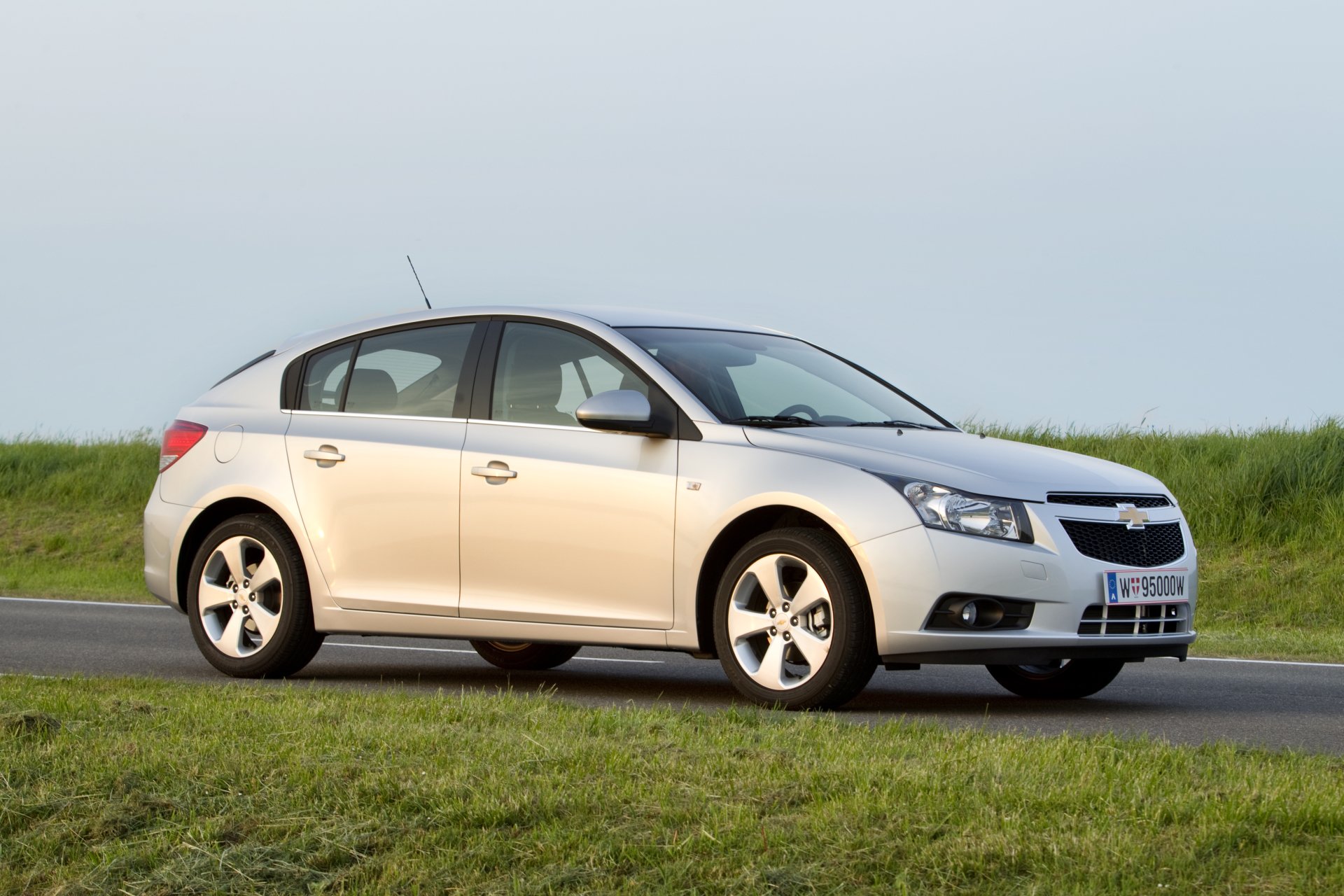 Download Vehicle Chevrolet Cruze 4k Ultra HD Wallpaper