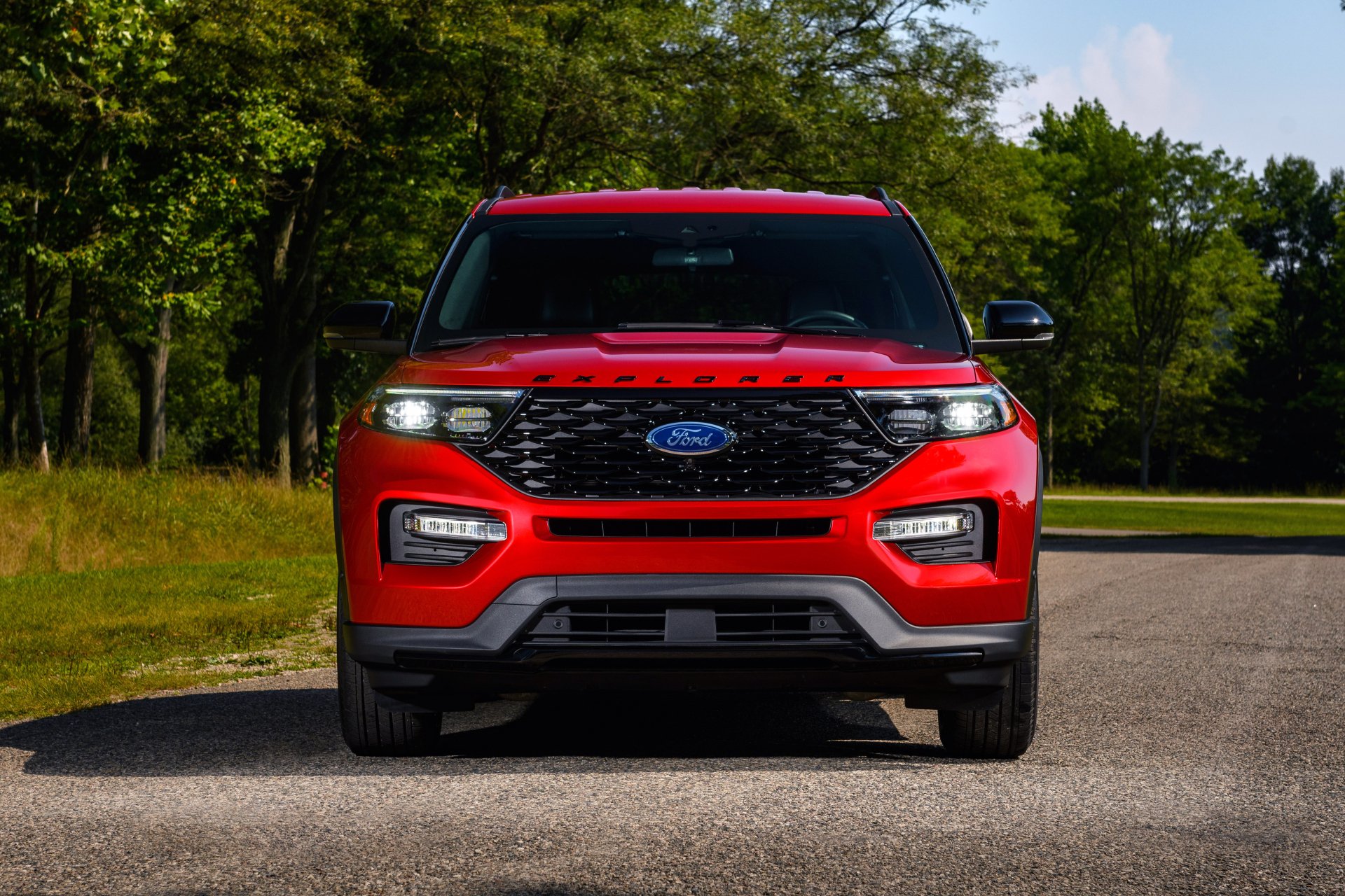 2022 Red Ford Explorer STLine