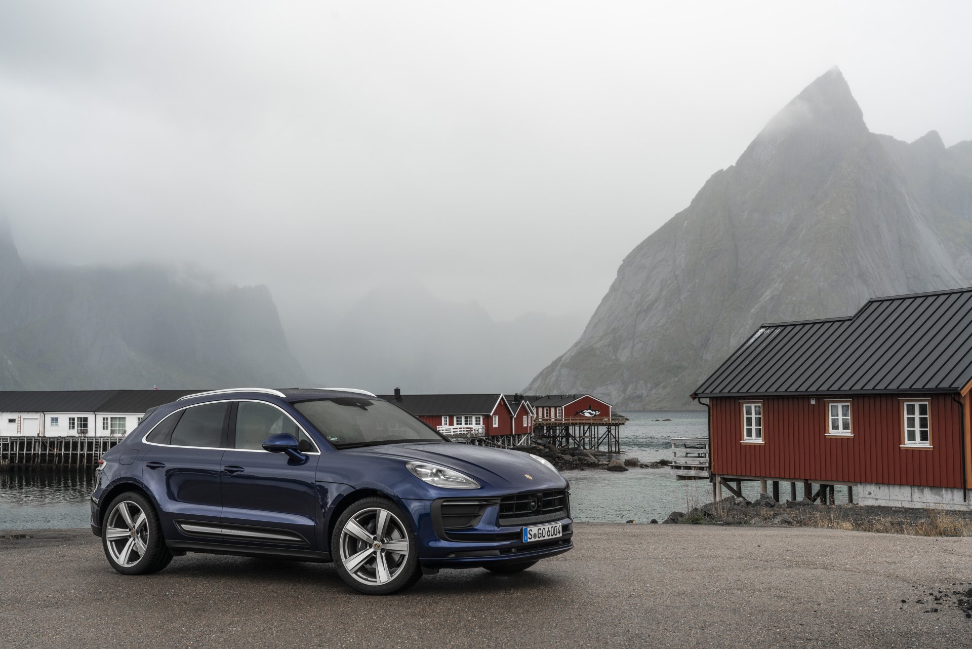 Download SUV Vehicle Porsche Macan 8k Ultra HD Wallpaper