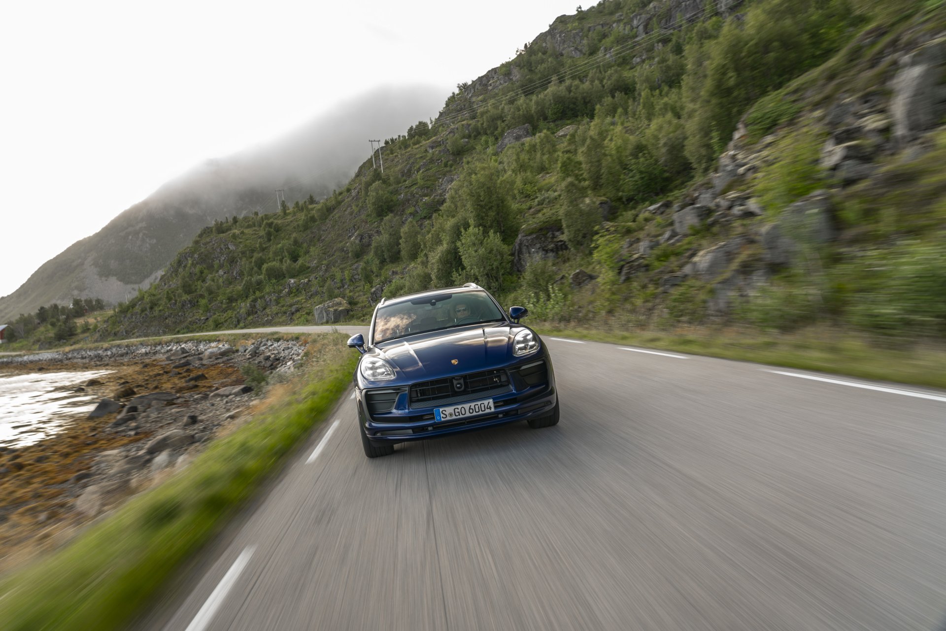 Download SUV Vehicle Porsche Macan 4k Ultra HD Wallpaper