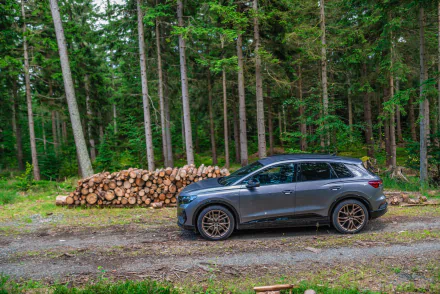  Audi Q4 40 e-tron S line quattro "Edition One"