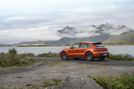  Orange Porsche Macan S (95B)