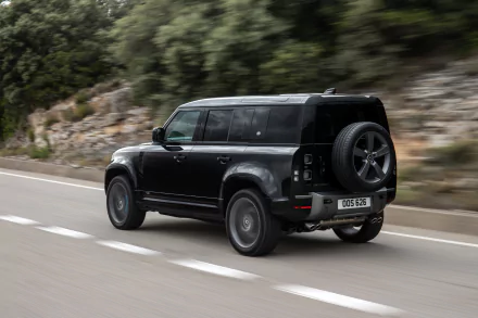  Land Rover Defender 110 V8 &quot;Carpathian Edition&quot;